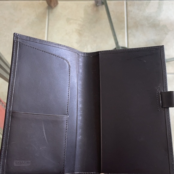 Coach Men’s Passport Case - Picture 2 of 3